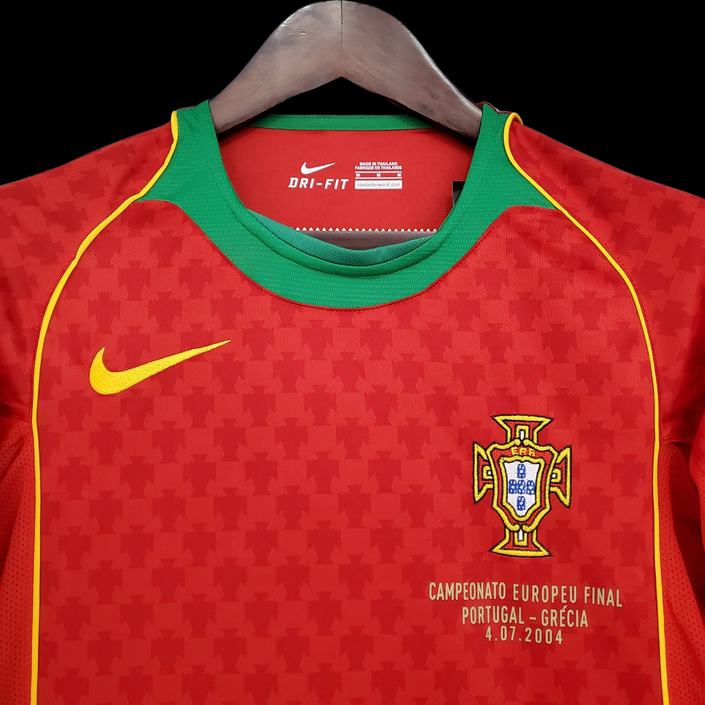 Portugal Camiseta Retro 2004