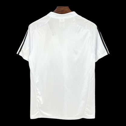 Camiseta de local retro del Real Madrid 2004/05